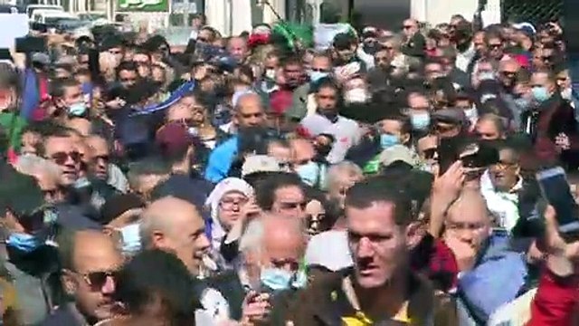 تظاهرات جديدة للحراك الاحتجاجي في الجزائر غداة إعلان موعد انتخابات مبكرة