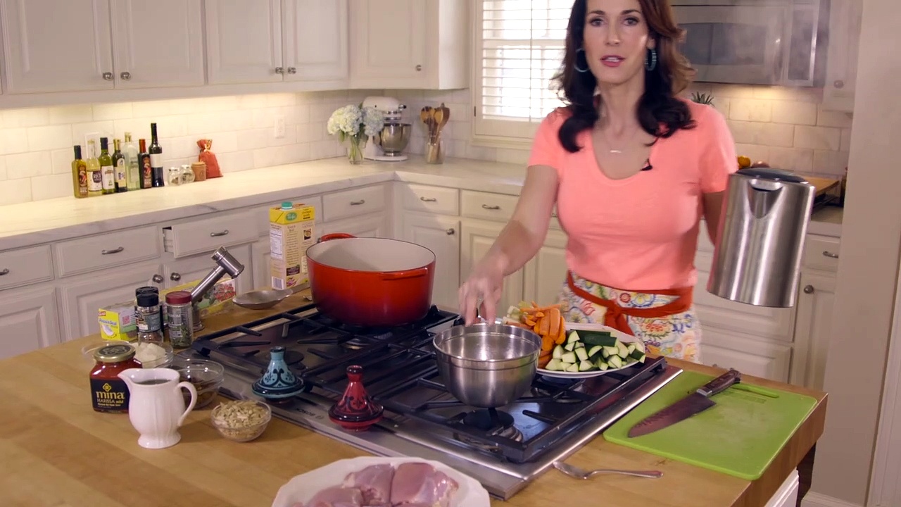 This Slow Cooker North African Couscous Recipe Is The Heartwarming Dish You Need to Try!