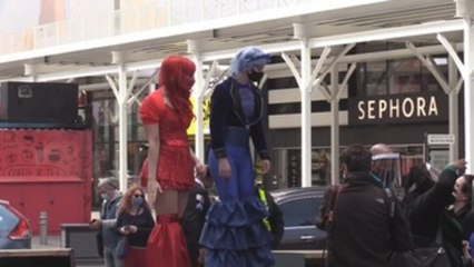 Un rayo de Broadway ilumina Times Square