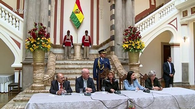 Fiscalía de Bolivia ordena detener a expresidenta Jeanine Áñez y varios de sus ministros