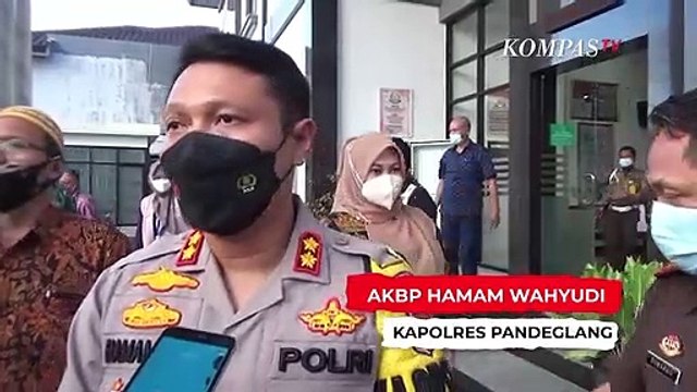 Geledah Rumah Pimpinan Aliran Hakekok, Polisi Temukan Kitab, Jimat hingga Alat Kontrasepsi