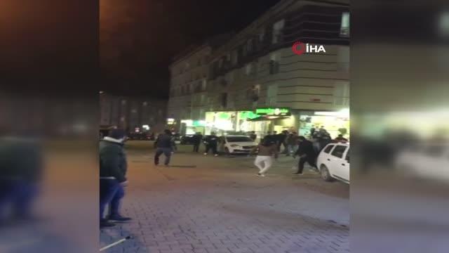 - Esenyurt'ta döner bıçaklı sopalı kavga: 3 yaralı