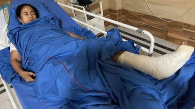 Bengal chief secretary submits report to EC on Mamata's injury