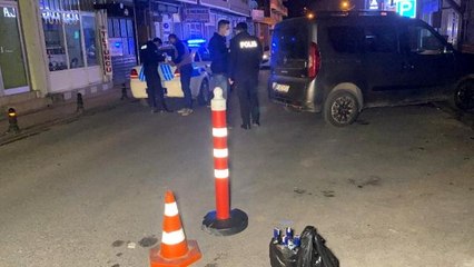 Kısıtlamada alkol şişeleriyle yakalanınca cezadan kaçamadılar