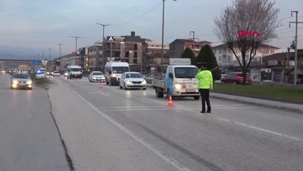 DÜZCE Kaçmaya çalışan sürücünün otomobilinde uyuşturucu ele geçti