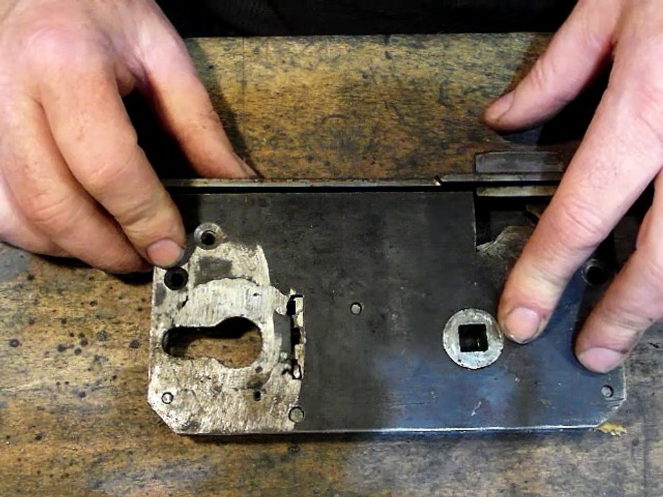 Ein Chubbschloss umbauen  auf PZ Profilzylinder  erklärung .