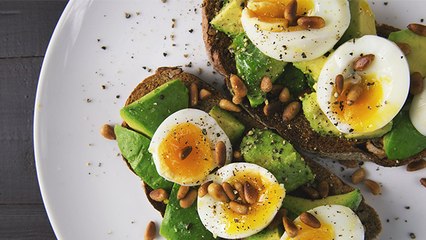 Egg खाने के बाद भूलकर भी ना लगाएं इन चीजों को हाथ वरना... | Boldsky