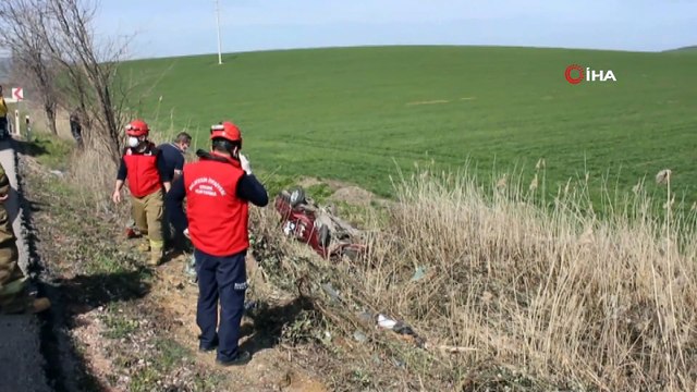 Direksiyon hakimiyetini kaybetti, ağaçlara çarparak durabildi: 1 ölü