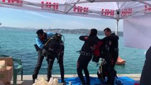 Gönüllü dalgıçlar temiz çevre için Boğaz'a dalış yaptı
