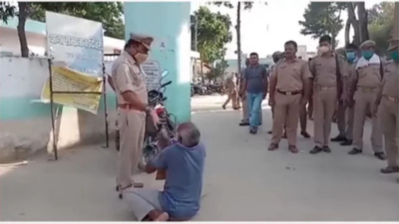 Fact Check: Ex-BSP MLA pleading before UP Police?