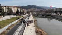 Tokat'ta güneşli hava pandemi önlemlerini unutturdu