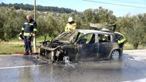 Çanakkale'de alev alev yanan araç küle döndü