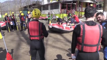 Son dakika gündem: Melen Çayı'nda "sosyal mesafeli" rafting sezonu açıldı