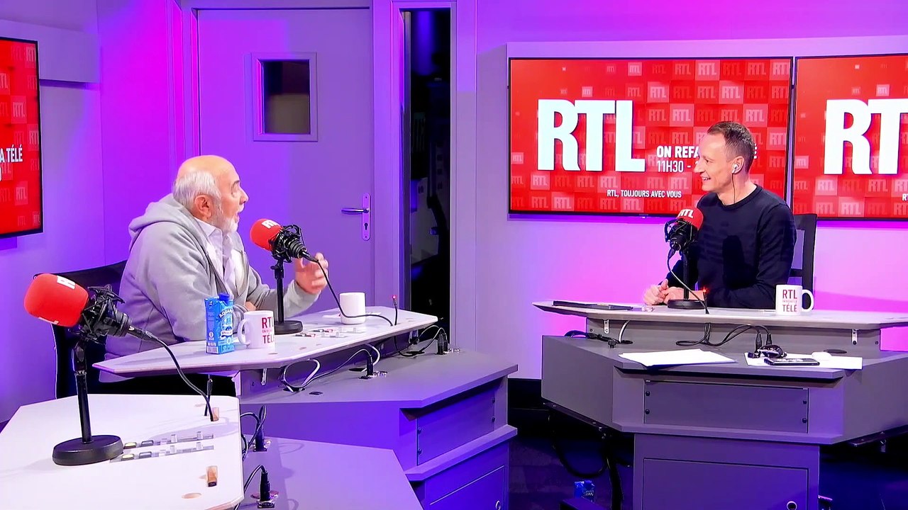 Thierry Lhermitte et ses faux poils d'oreilles aux César