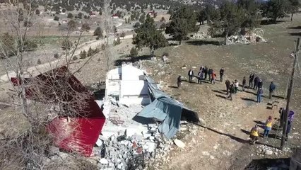 Erdemli Belediye Başkanı Tollu'dan fırtınada ev ve seraları zarar görenlere ziyaret