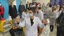 Túnez inicia la campaña de vacunación inyectado dosis de la rusa Sputnik V