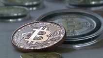 ¿Qué está sucediendo con el bitcoin? Dispara su valor por encima de 60.000 dólares