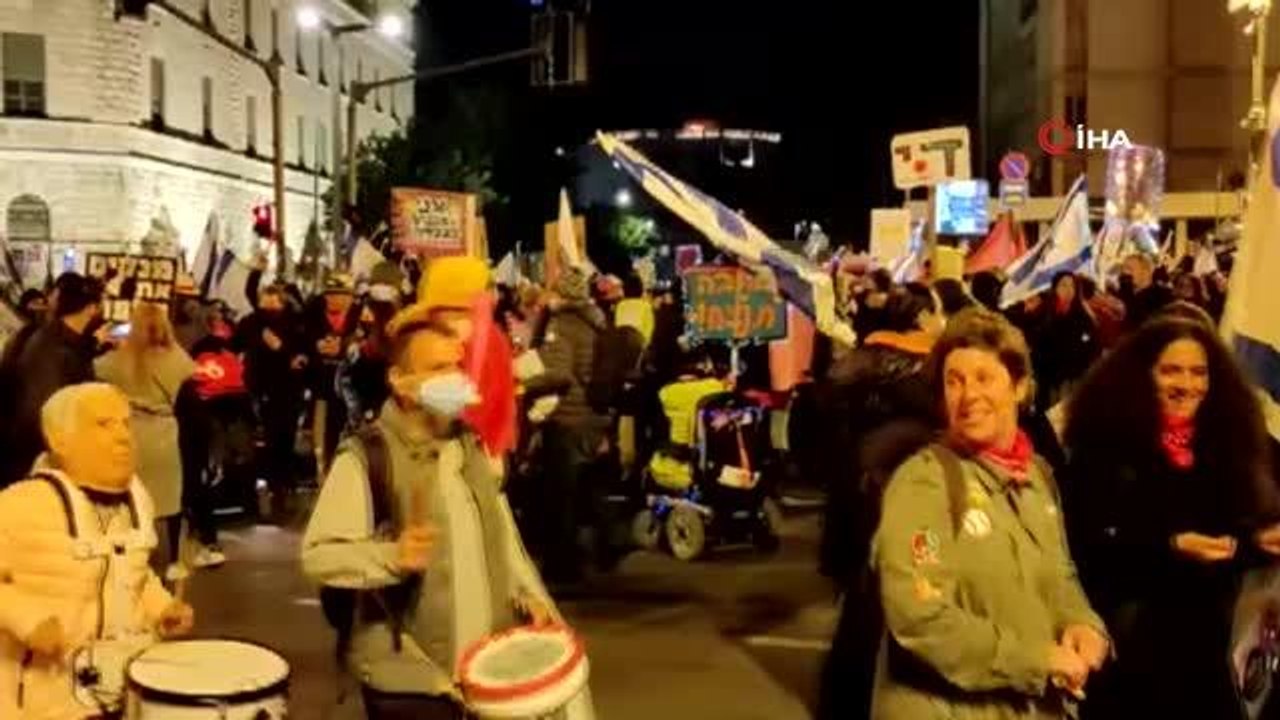 (TEL AVİV)- İsrail Başbakanı Netanyahu Kudüs'teki konutu önünde protesto edildi- 23 Mart'taki seçimlerden önce son protesto