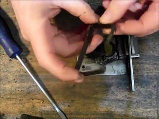 Fallenriegelschloss  defekt Feder gebrochen.  Schlosserei Oldorf  Tutorials, Hacks