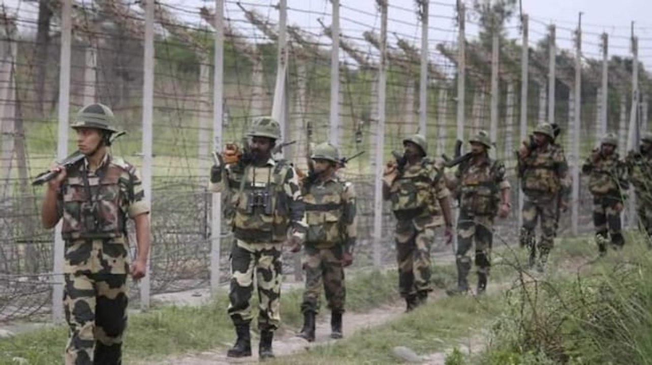 Top Jaish commander trapped in Shopian encounter, operation underway