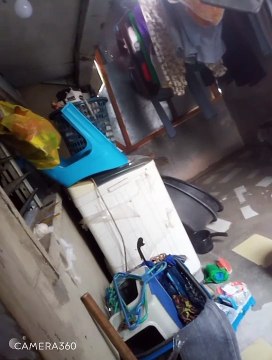 KALA ko NANONOOD un pla TULOG...HAHA