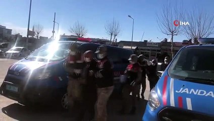 Kablo hırsızları çıkarıldıkları mahkemece tutuklandı