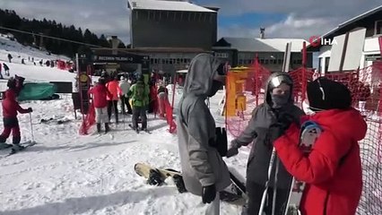 Türkiye'nin Dört Bir Yanından Gelen Vatandaşlar Uludağ'ın Keyfini Doyasıya Çıkardı