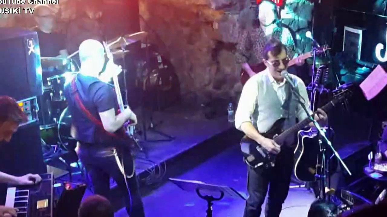 AYNA - Beni Köyümün Yağmurlarında Yıkasınlar (Konser/Canlı) @Holly Stone