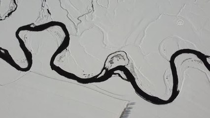 Son dakika: Karla kaplı arazilerindeki menderesler hayran bıraktırıyor