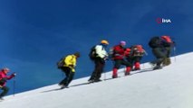 Tunceli’de dağcılar, 2 bin 884 rakımlı karlı dağa 8 saatte tırmandı