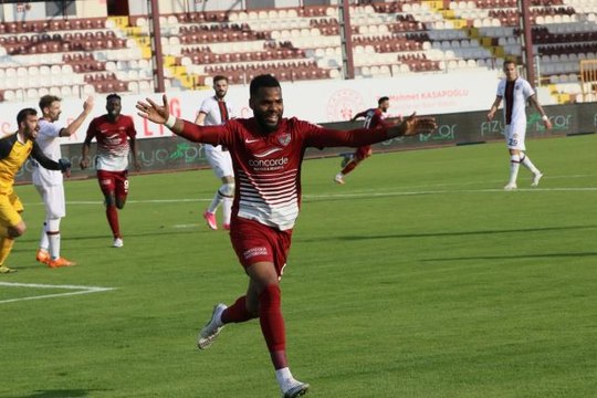 Sezon sonunda transfer olacağı konuşulan Boupendza için Fenerbahçe'den açıklama: İlgilenmiyoruz