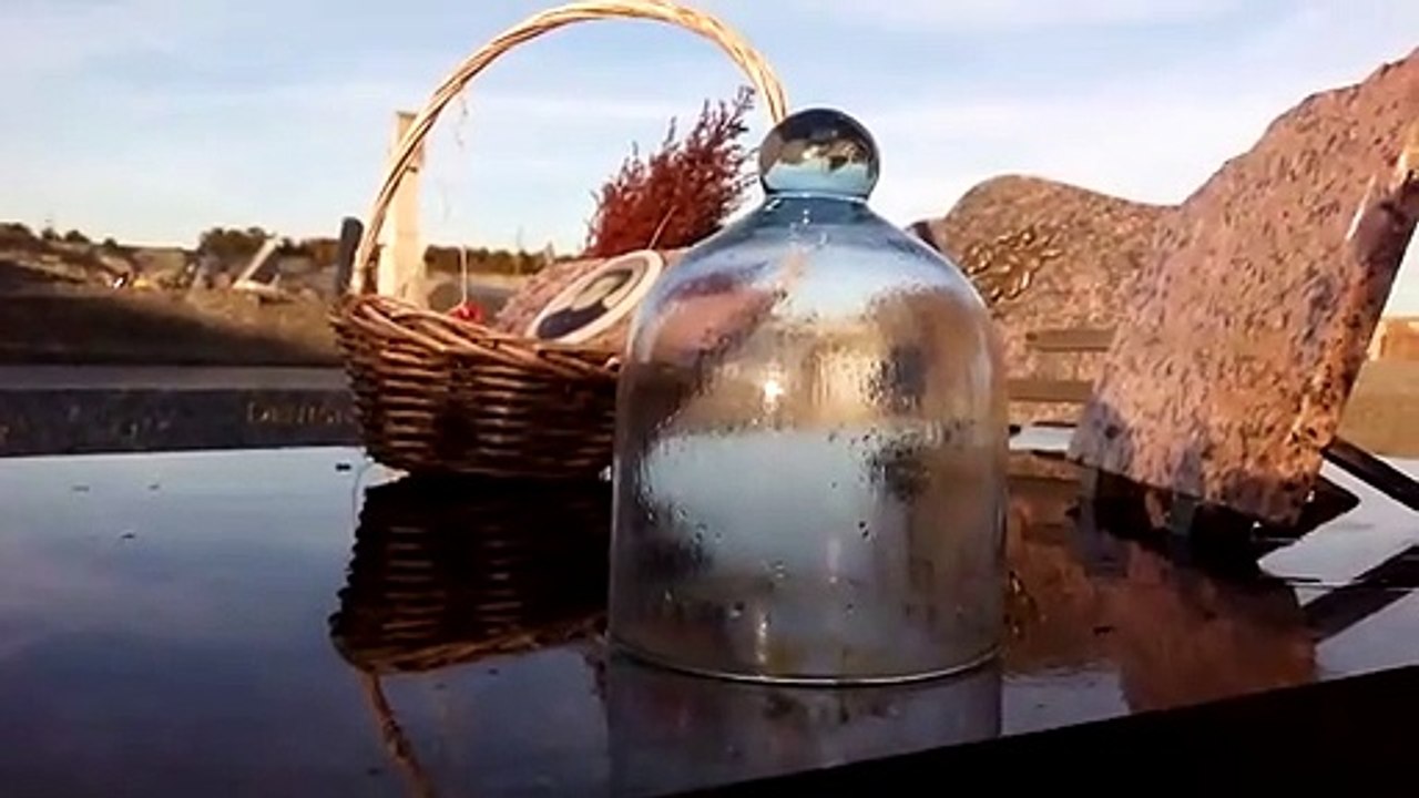 Phénomène paranormal au cimetière en 2016 (sans trucage)