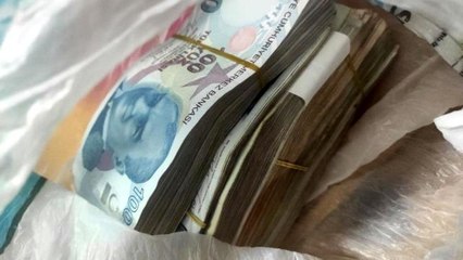 Lokantada unutulan 37 bin lirayı sahibine teslim etti