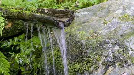 Relax with the sound of a small cascade of water to quickly sleep.