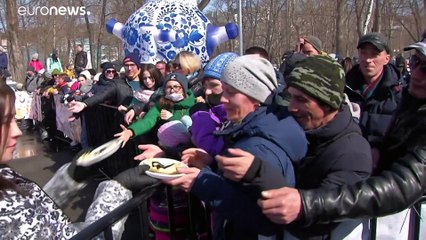 Масленица: россияне проводили зиму и пандемию