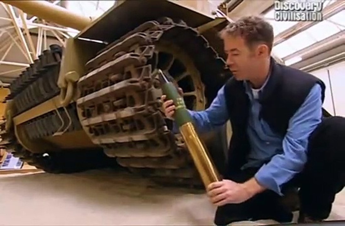 SHERMAN TANK VERSUS GERMAN TIGER