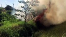 Incêndio em vegetação causa transtornos no rodovia PRc-467, nas proximidades da Avenida Piquiri
