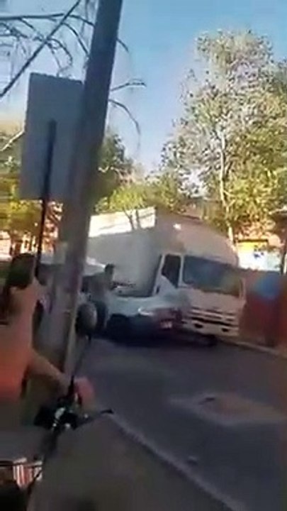 Violent road rage avec un camion