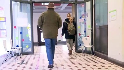 Partido de Merkel sofre dura derrota