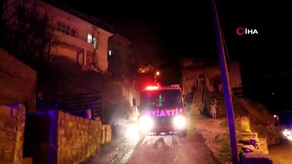 Kapıyı kırıp eve giren genç, köpeği yanmaktan kurtardı