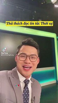 Nam MC giới thiệu chiếc máy chạy chữ với tốc độ siêu 'khủng' trong trường quay VTV