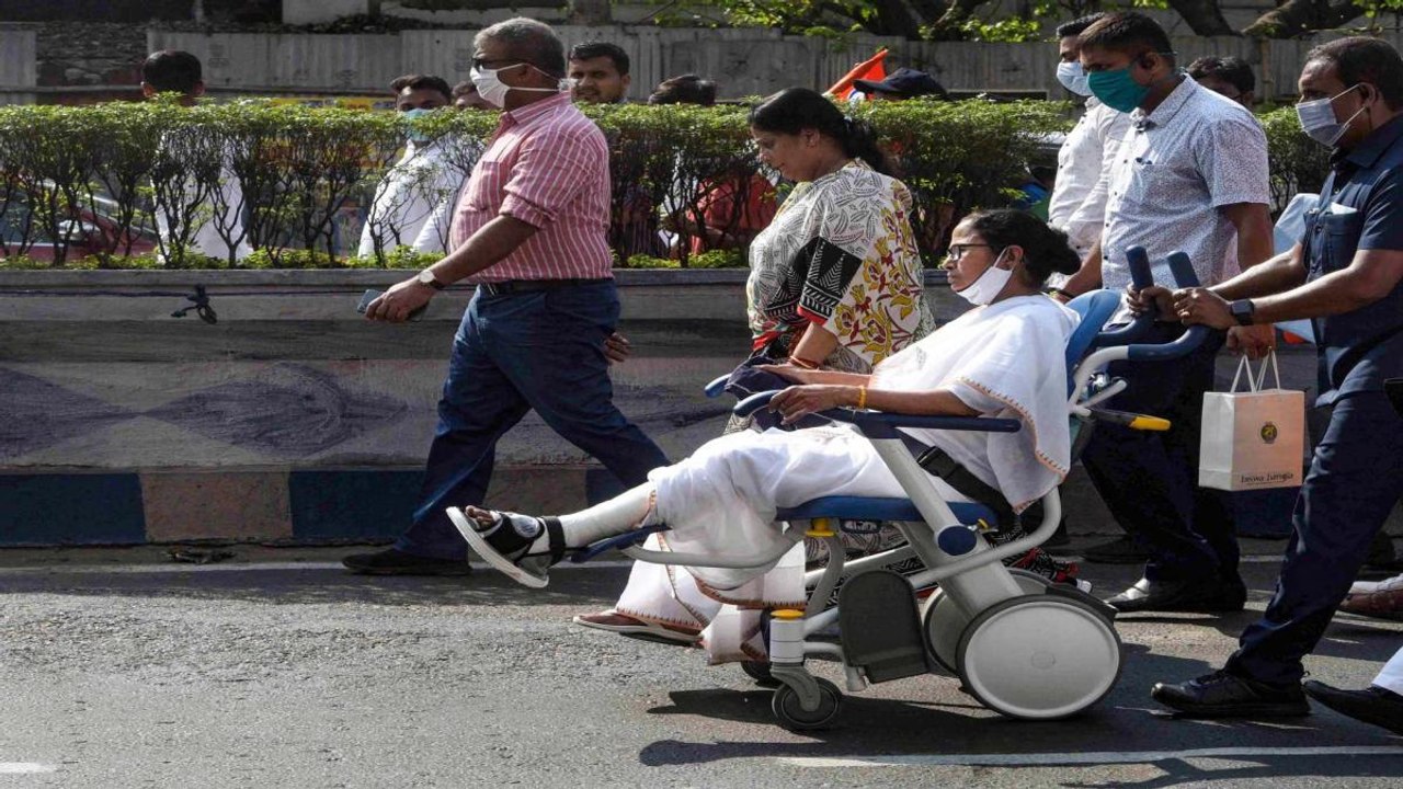 Bengal: Mamata Banerjee two rallies in Purulia...