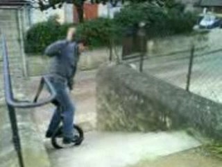fabien en monocycle - escalier Trept