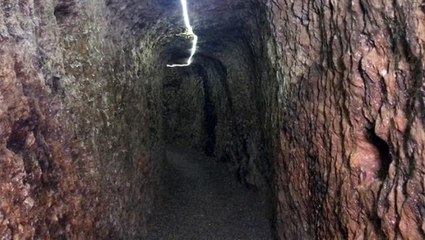 Bayburt'ta inşaat kazısında ortaya çıkarılan 3 bin yıllık yer altı şehri görenleri heyecanlandırıyor