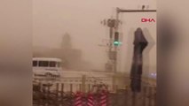 Çin'in başkenti Pekin'i kum fırtınası vurdu