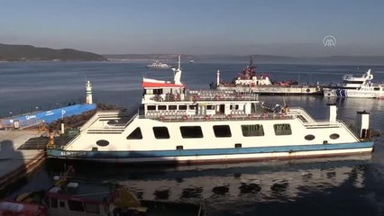 Video herunterladen: ÇANAKKALE - Çanakkale Boğazı yoğun sis nedeniyle çift yönlü transit gemi geçişlerine kapatıldı