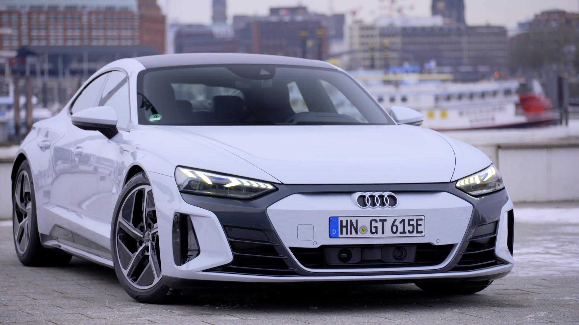 Audi e-tron GT Exterior Design in Suzuka Grey - video Dailymotion