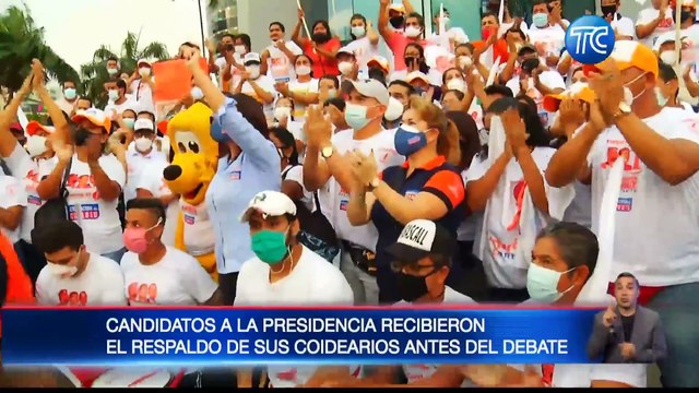 Candidatos presidenciales llegaron acompañados por sus simpatizantes al debate