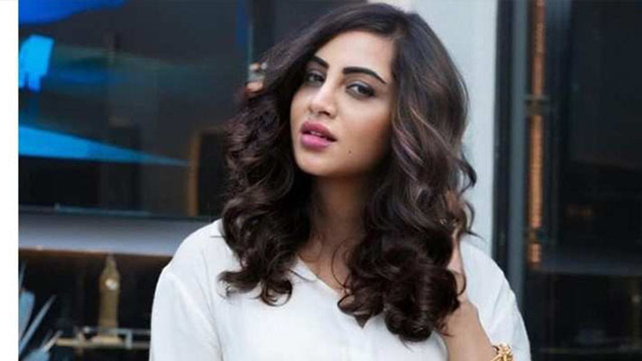 Arshi khan all set with her Swayamvar hosted by Rahul Mahajan deeds inside | FilmiBeat