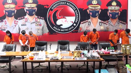 Polda Metro Jaya Ungkap Industri Rumahan Tembakau Gorila